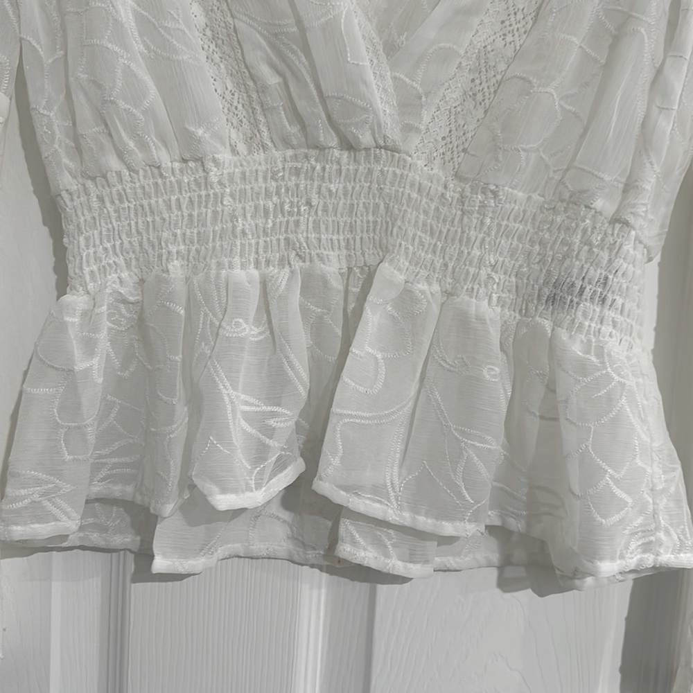 Ivory top - Picture 4 of 11